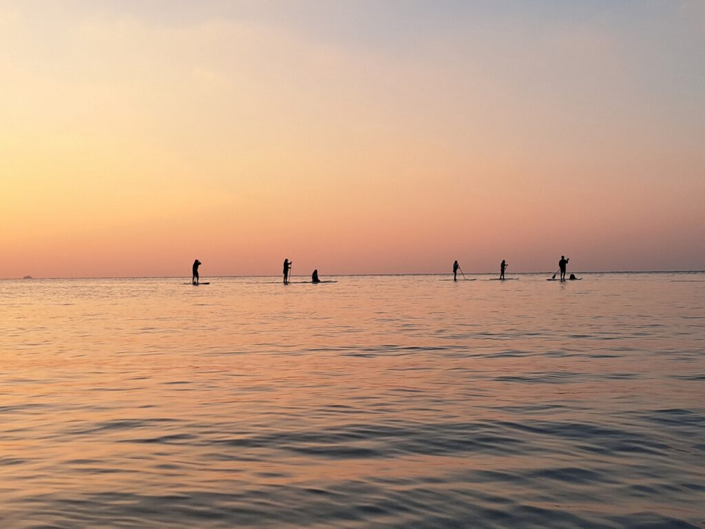 初心者でも挑戦しやすい石垣島のSUP体験の様子
