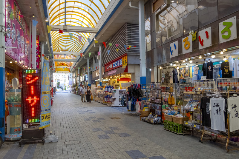 2月の石垣島の街並みと落ち着いた観光シーズンの雰囲気