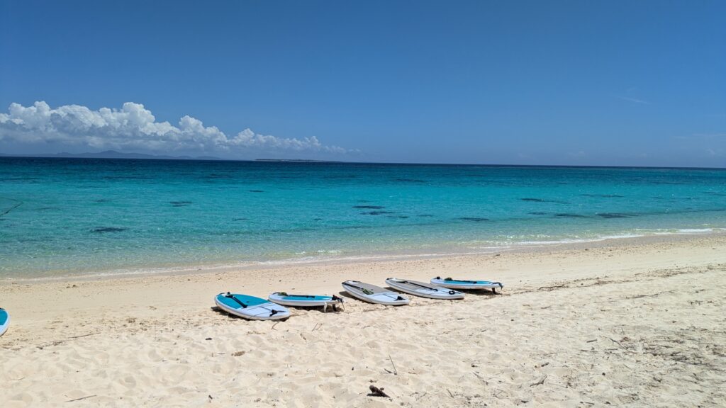 4月の石垣島で海辺でゆったり過ごす様子