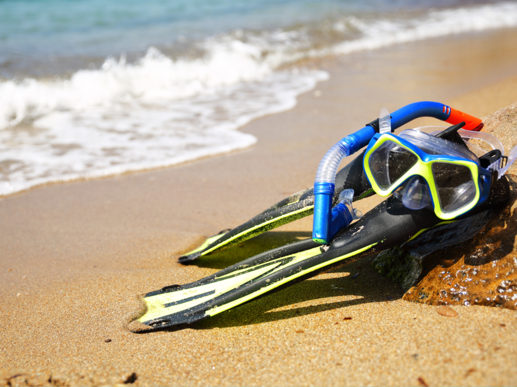 石垣島の夏の海遊びに使うダイビング器材