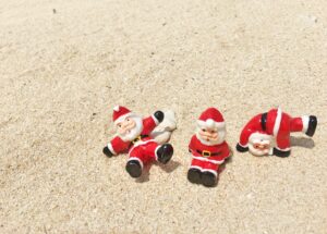 石垣島の海と南国らしいクリスマスの風景