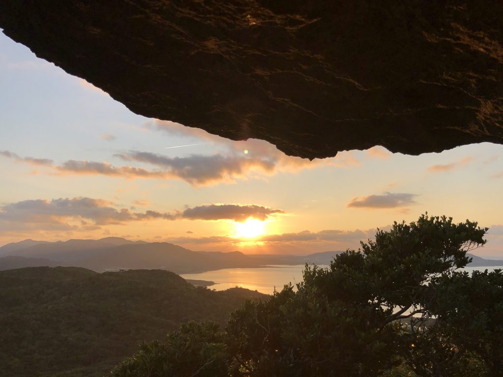 石垣島の初日の出と透き通る海