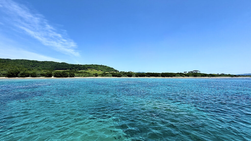 石垣島と西表島の間に広がる石西礁湖の場所