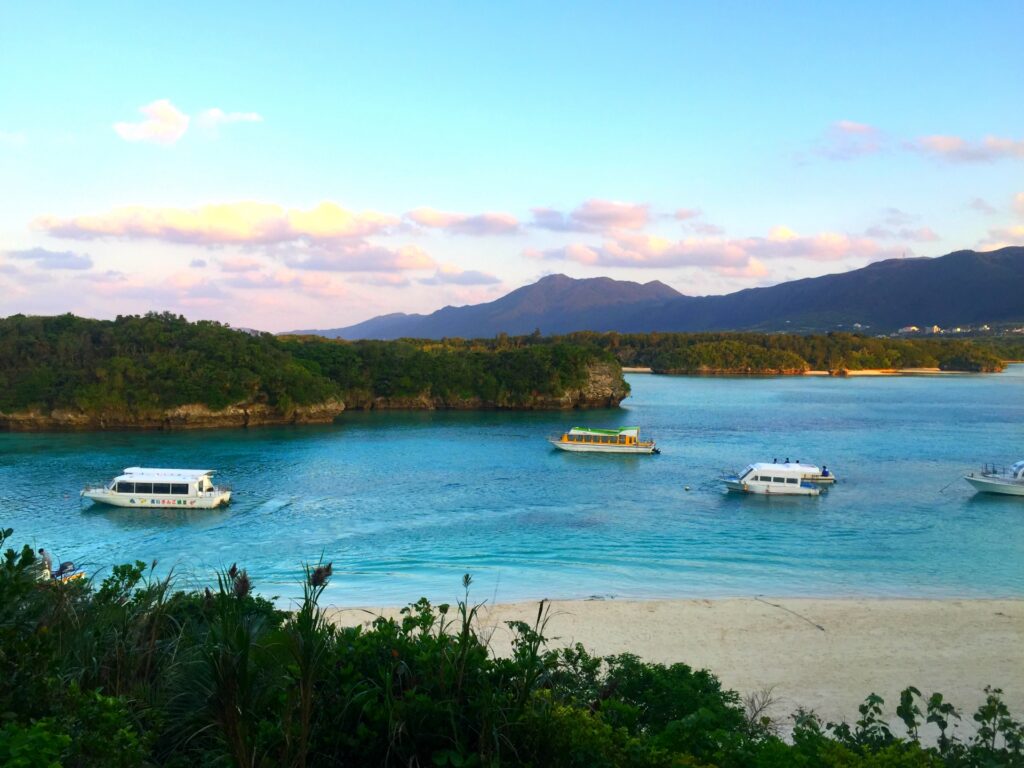 11月の石垣島観光で訪れたい川平湾の景色